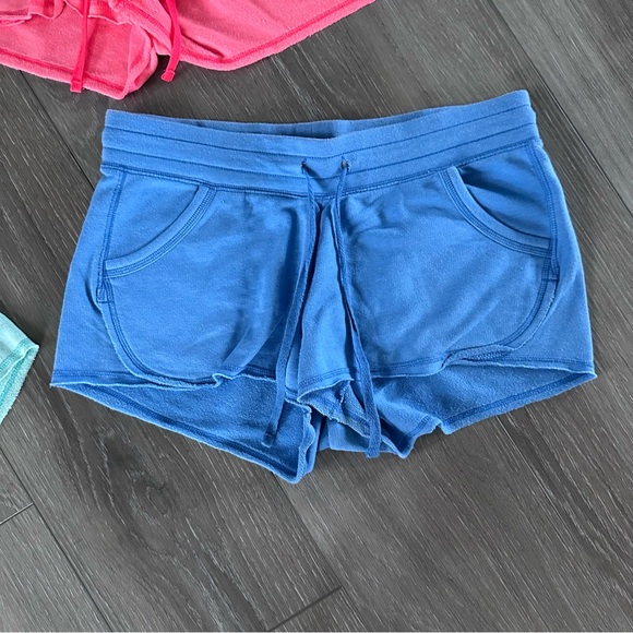 Bundle of 4 Pairs of Old Navy Shorts - Picture 5 of 11